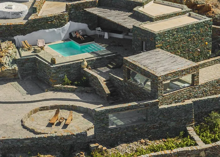 Makarias Traditional Luxury Villas