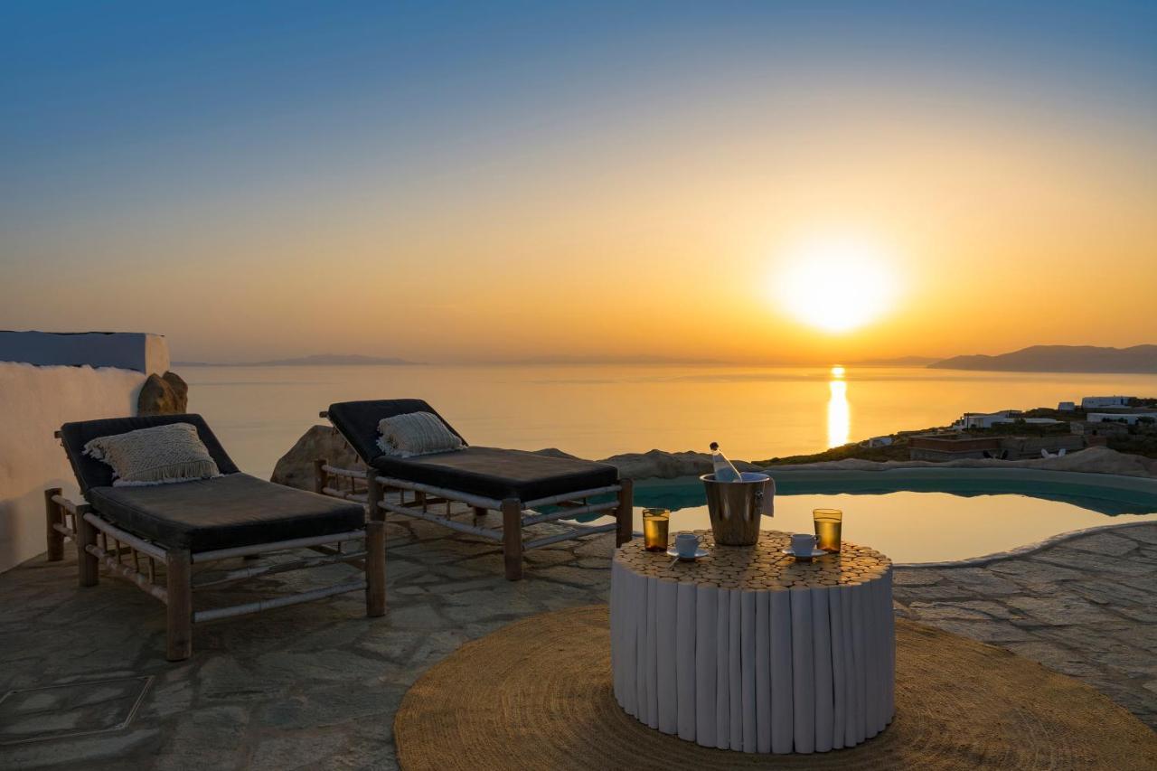 Makarias Traditional Luxury