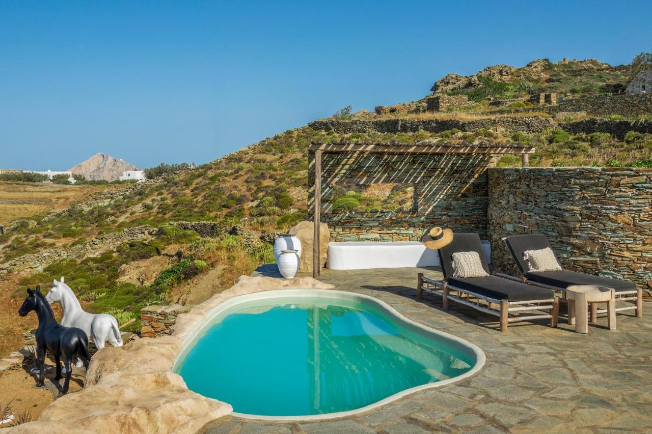Makarias Traditional Luxury *