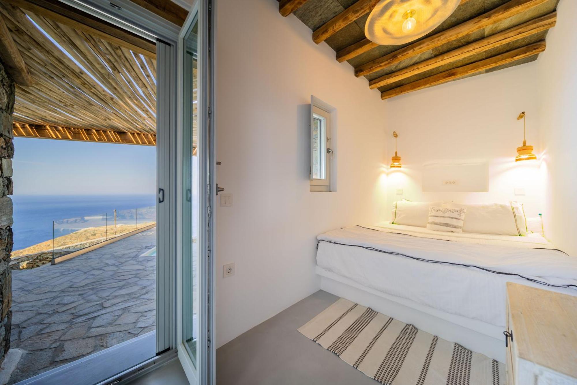 Makarias Traditional Luxury *
